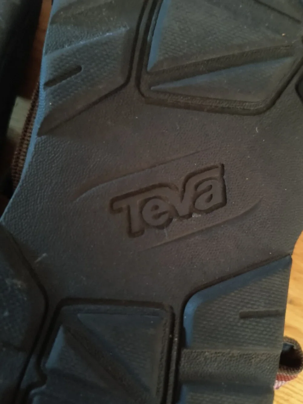 Teva Hurricane Purple Pink Black Sandals Size 6